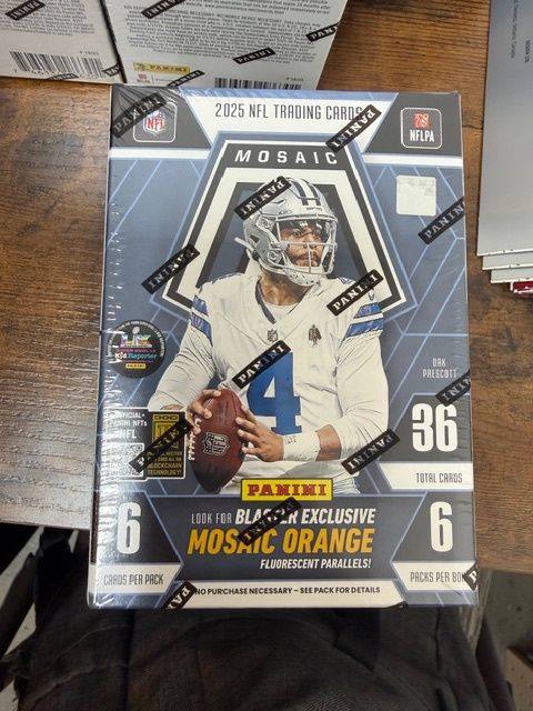 2025 Mosaic Football Blaster Box