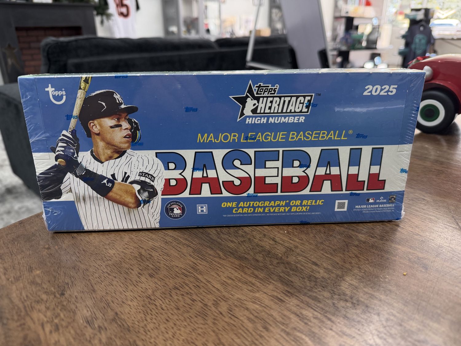 2025 Topps Heritage Baseball High Number Hobby Box
