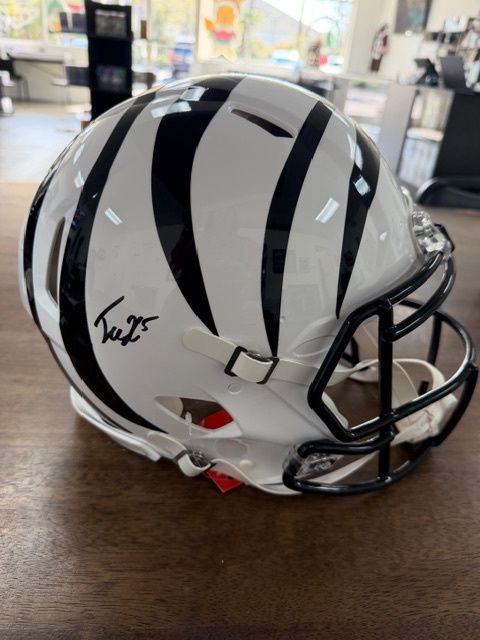 Tee Higgins Signed Bengals F/S Speed Alternate Authentic Helmet - Beckett W Holo