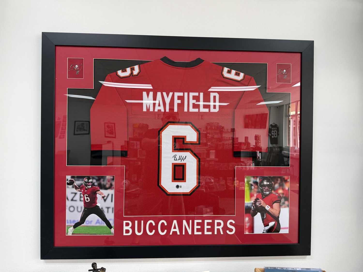 Baker Mayfield Framed &amp; Signed Jersey authenticated by Beckett