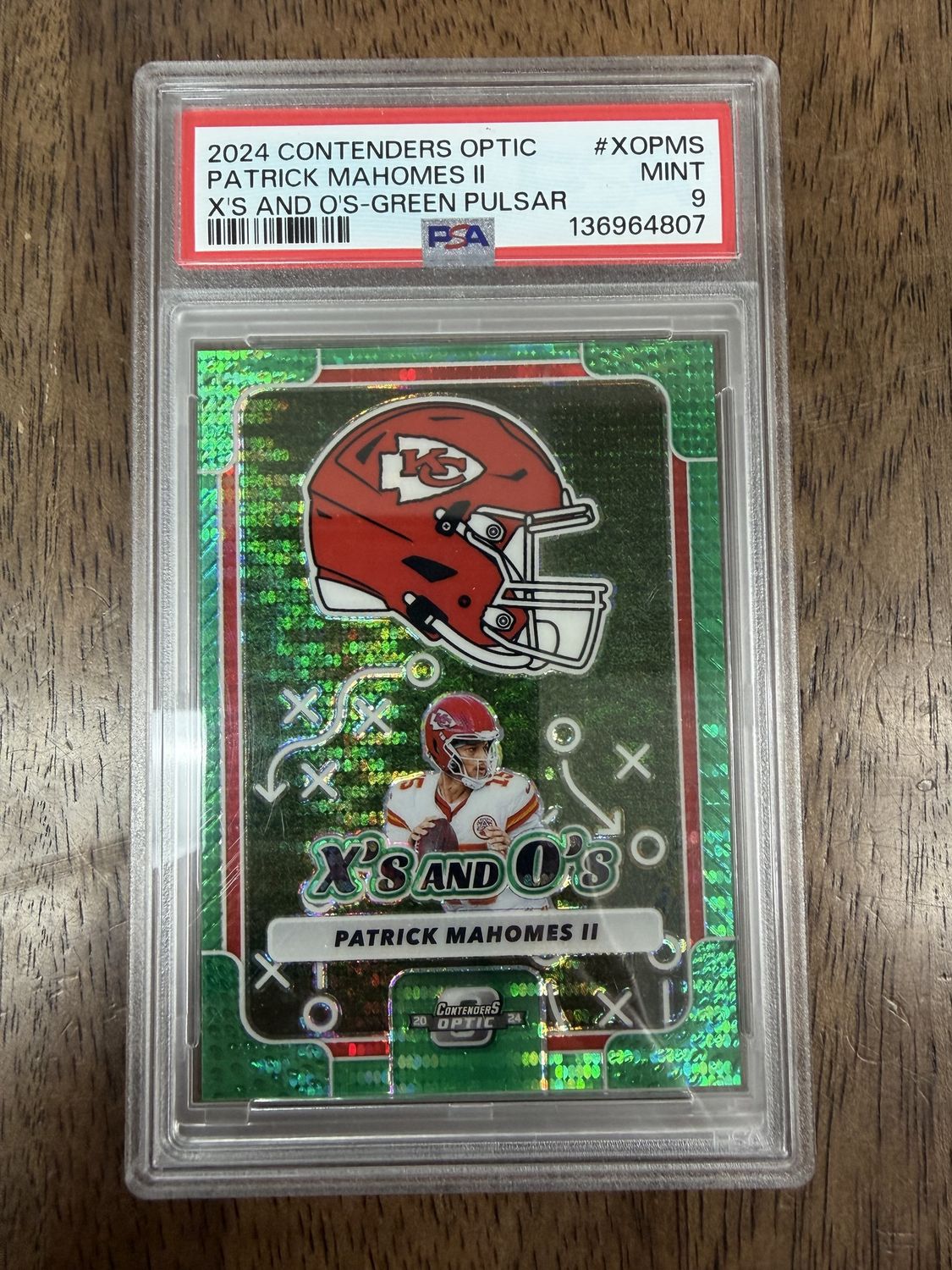 2024 Contenders Optic Patrick Mahomes Green Pulsar Xs &amp; Os PSA 9