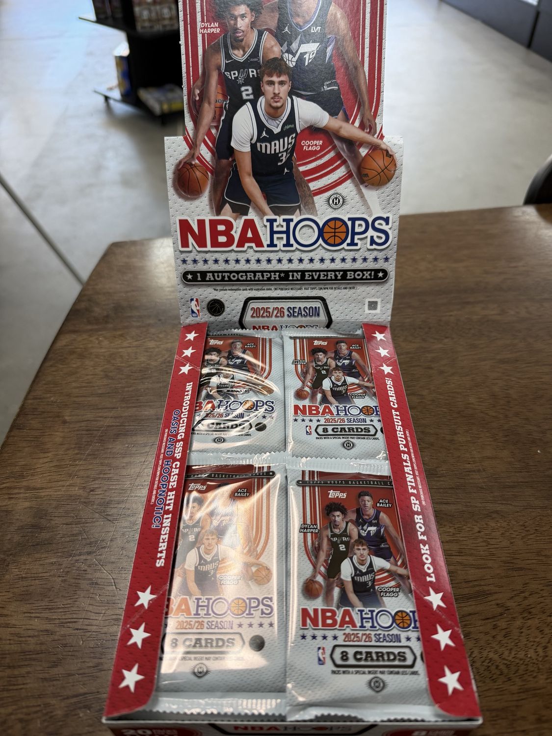 PACK 2025-26 HOOPS Basketball Hobby Pack