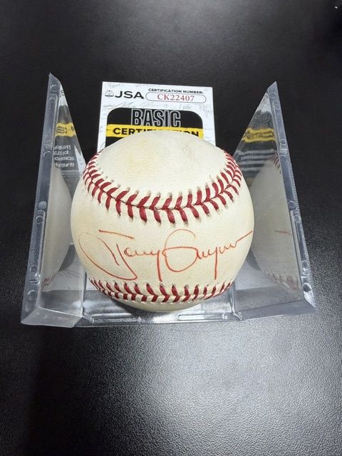 Tony Gwynn autographed baseball w/ JSA COA