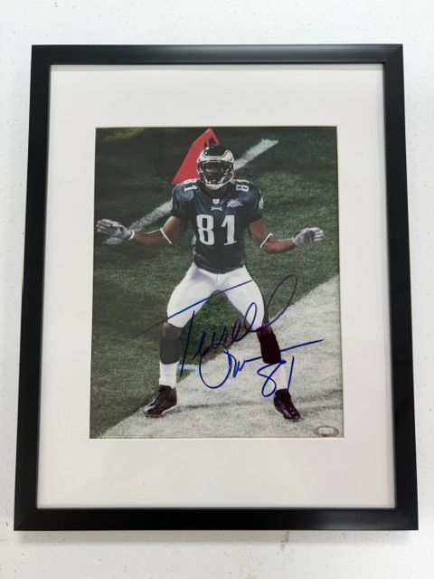 Terrell Owens Autographed 8 x 10 photo Eagles