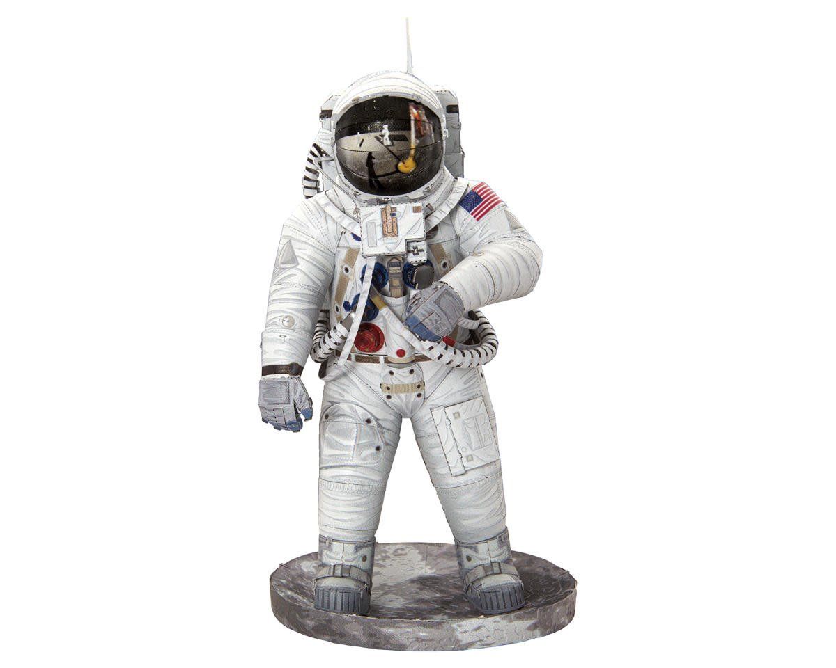 #FSCPS2016 Fascinations Metal Earth Apollo 11 Astronaut Color 3D Metal Model Kit