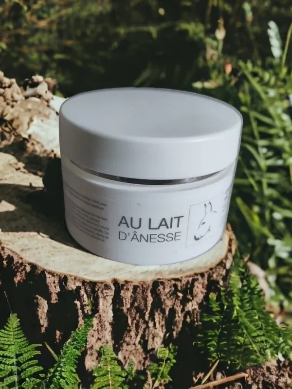 Crème pour le visage de jour et nuit, avec 30% de lait d'ânesse bio.