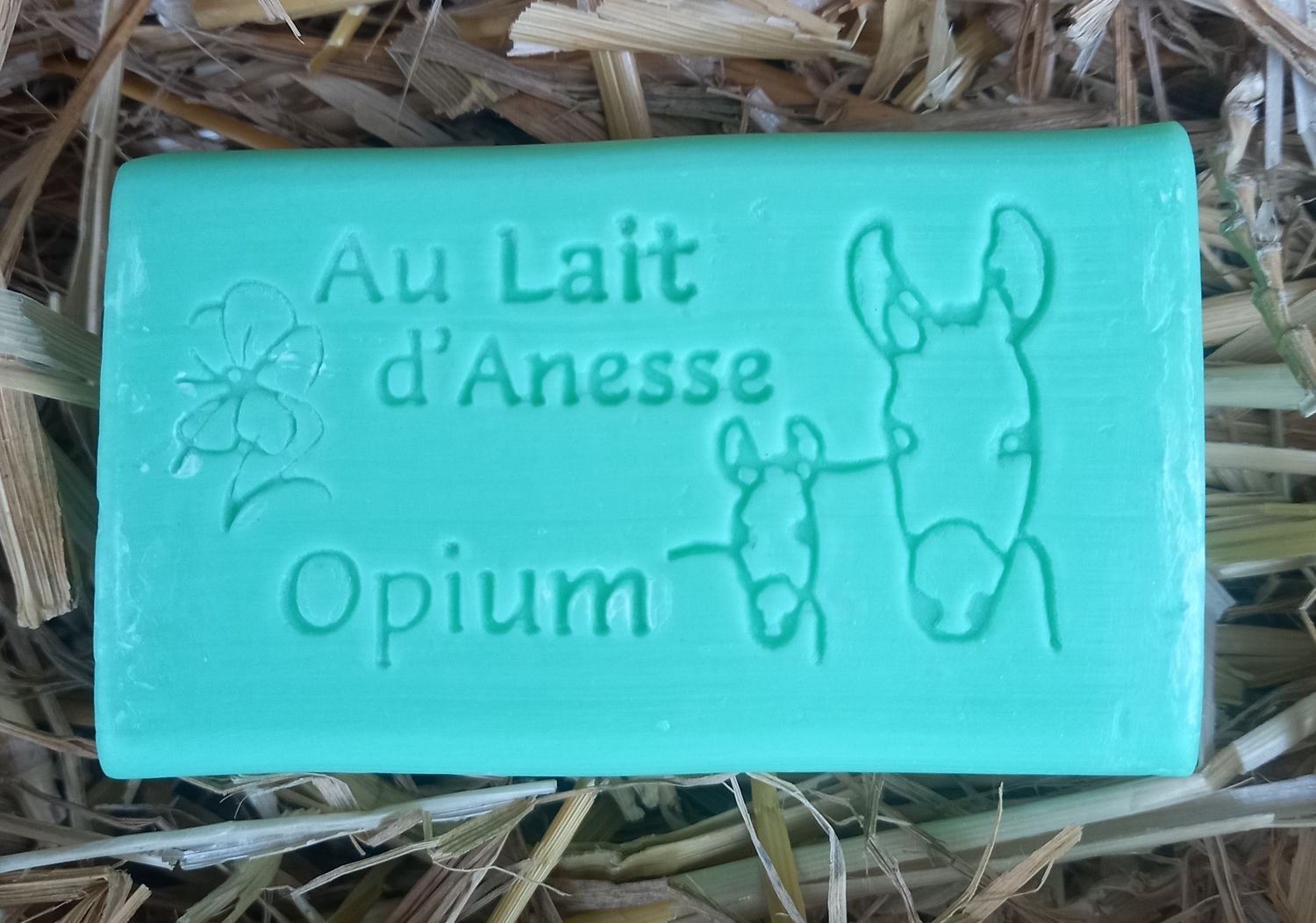 Savon ,senteur de l'Opium avec 8% de lait d'Ânesse bio.