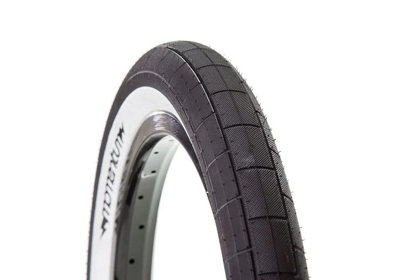 BMX Tire Demolition Momentum 20 x 2.35 black/white
