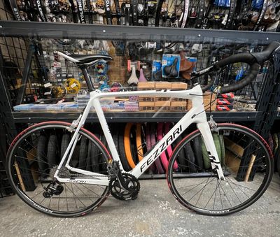 Used Fezzari Foré CR1 Carbon Road Bike - 61cm