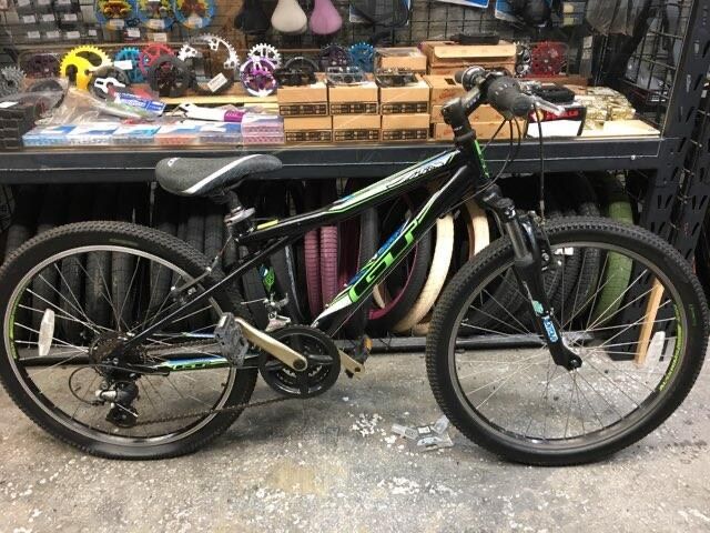 USED GT Aggressor MTB 24&quot; - Black