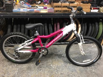 USED Gary Fisher Cosmo MTB 20&quot; - Pink