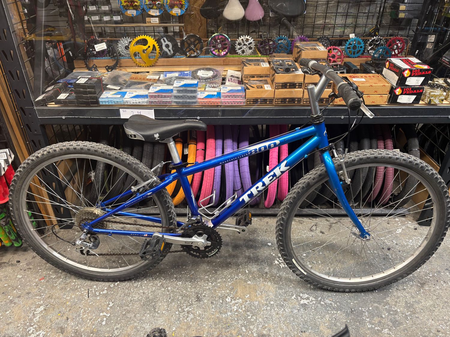 USED Trek Mountiantrack 800 - Small