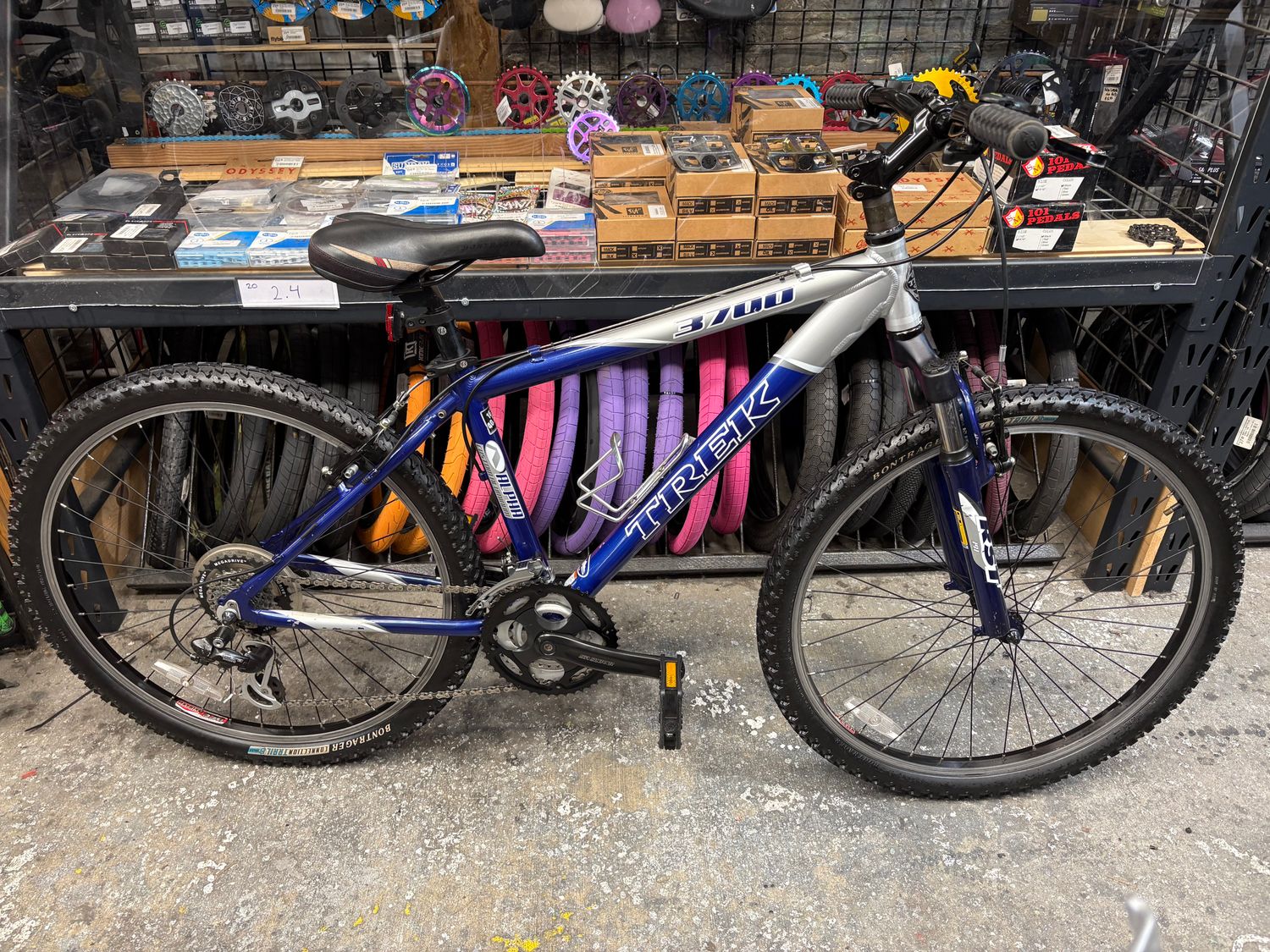 USED Trek 3700 MTB - 16"