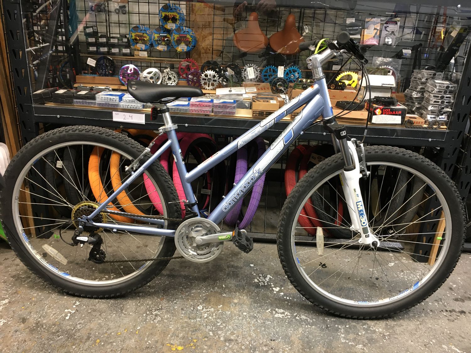Used Diamondback Devine Medium MTB