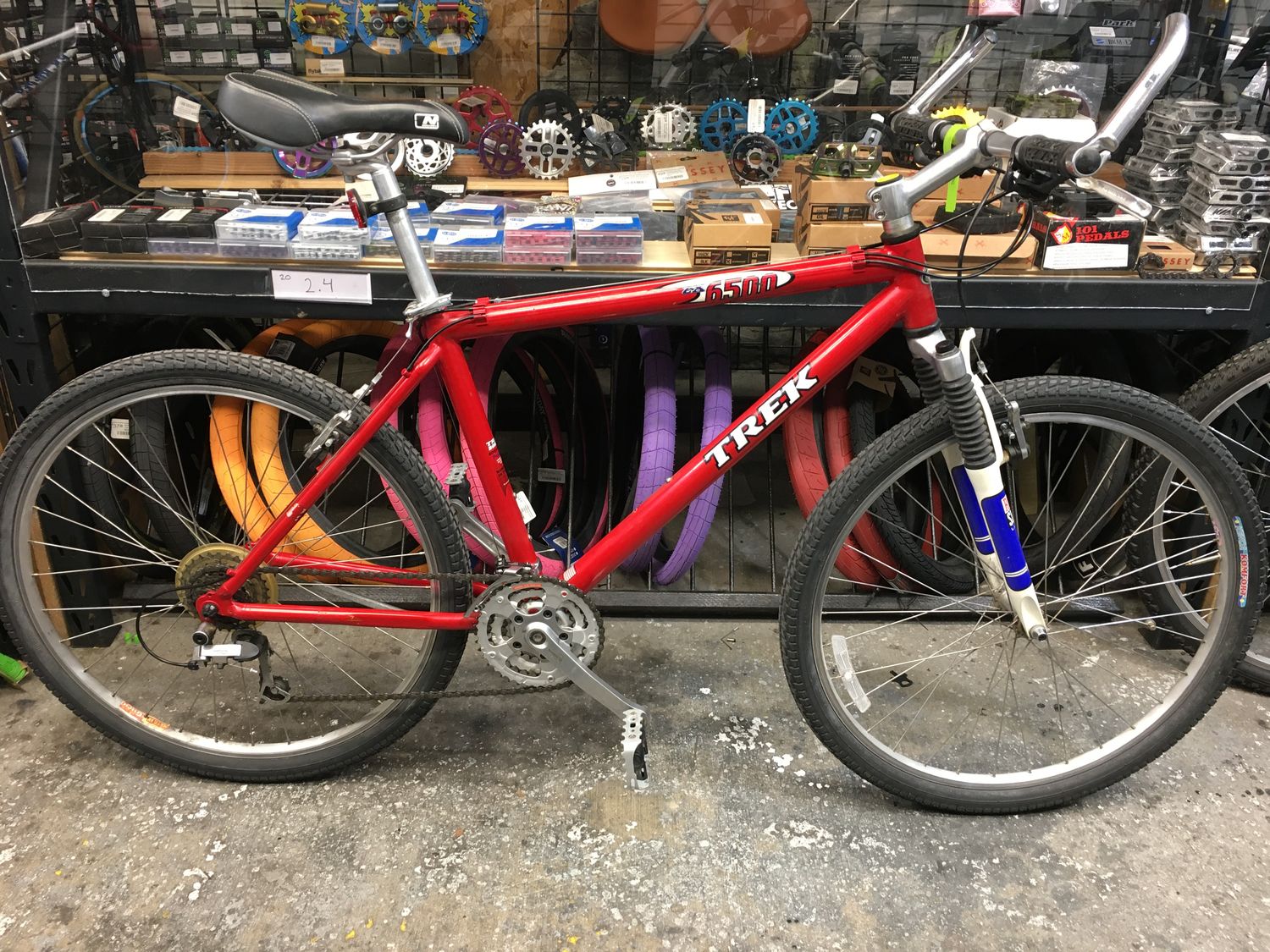 Used Trek 6500 18" MTB