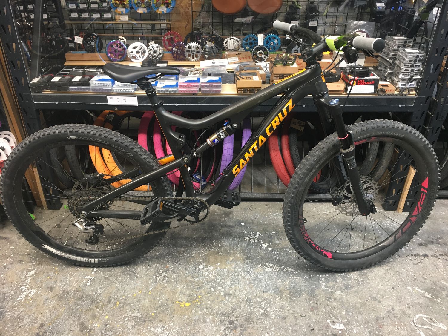 Used Santa Cruz Brompton Carbon MTB - 18"