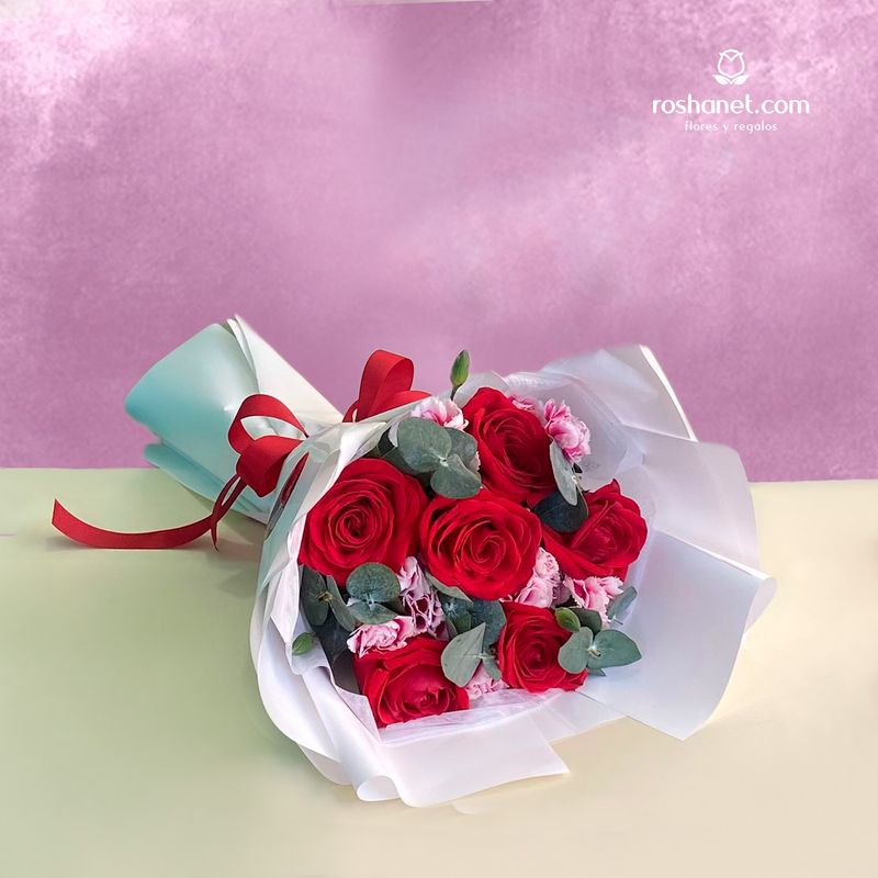 Ramo con 6 rosas
