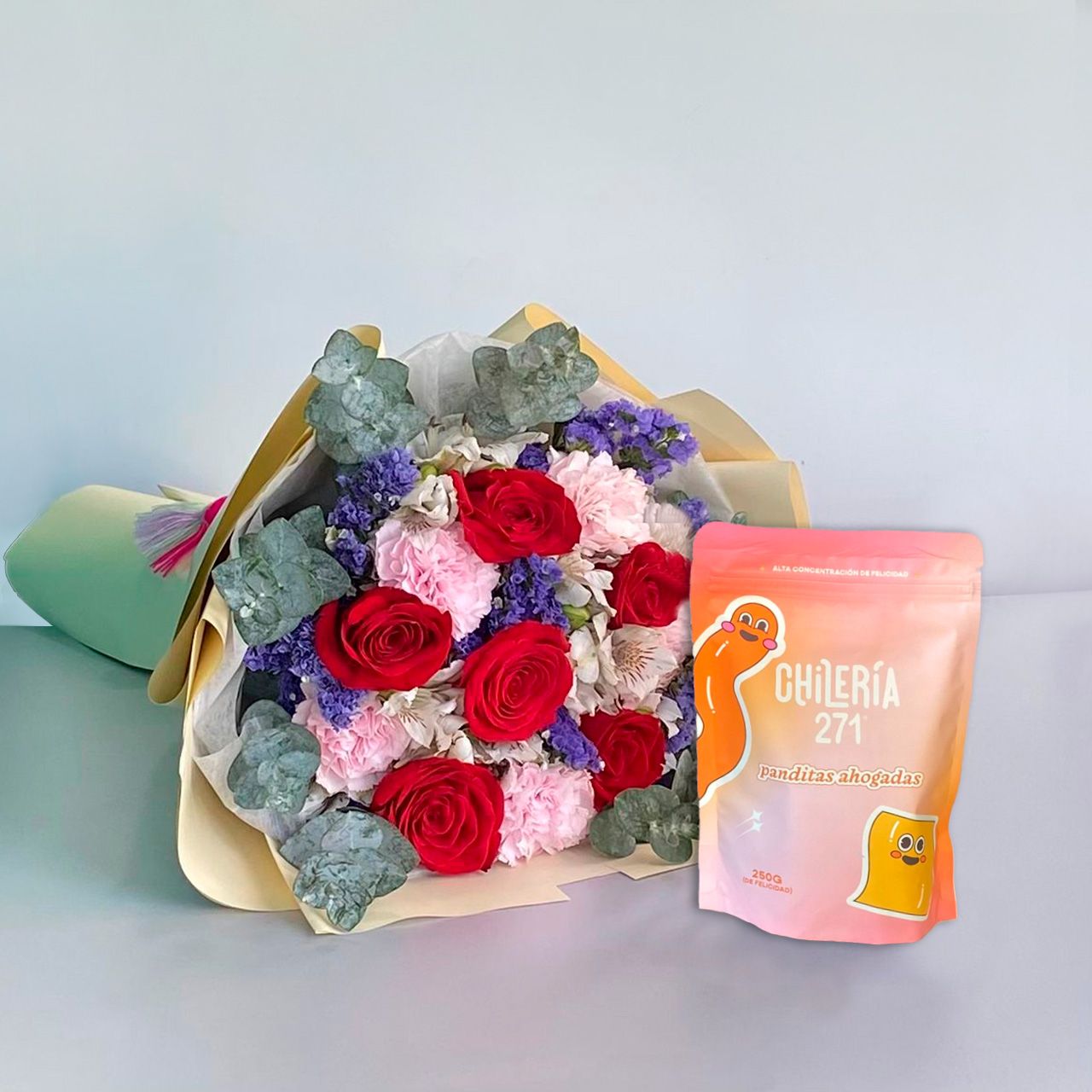 Ramo de flores y gomitas