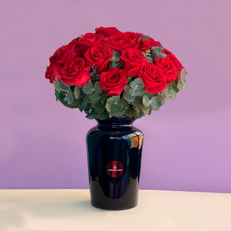 24 Rosas En Jarrón Negro