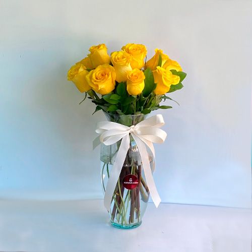 Jarrón De 12 Rosas Amarillas