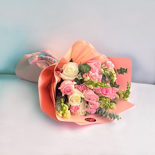Ramo De Rosas Rosadas y Blancas