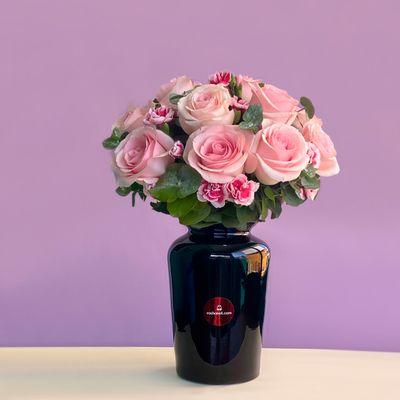 12 Rosas En Jarrón Negro