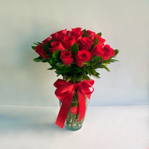 24 Rosas Rojas En Jarrón