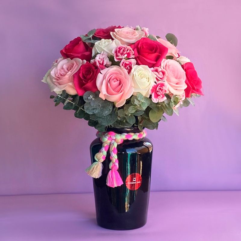 18 Rosas Multicolor En Jarrón