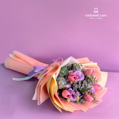 Ramo De  15 Tulipanes y accesorios