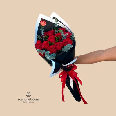 Ramo De 12 Rosas