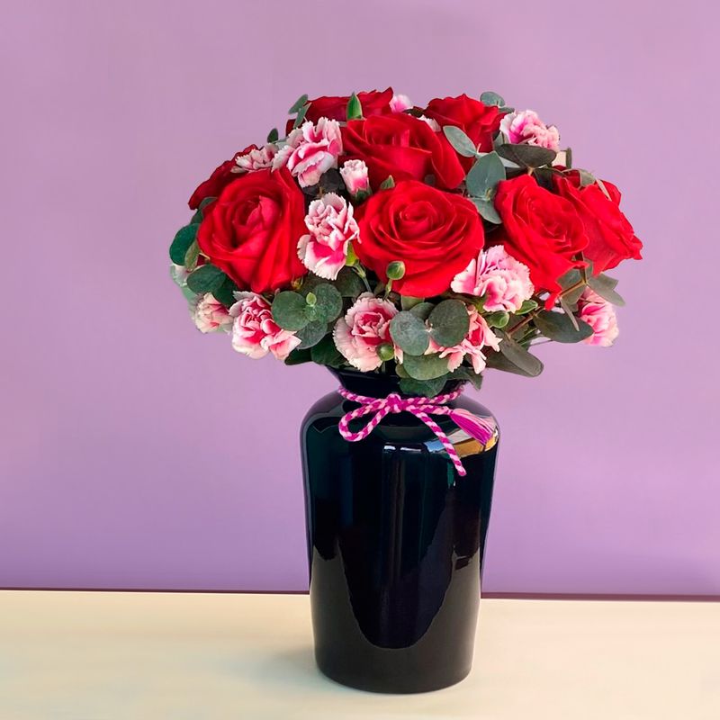 12 Rosas En Jarrón Negro