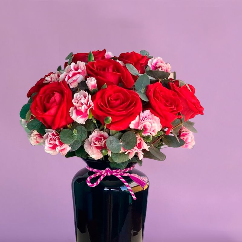 12 Rosas En Jarrón Negro