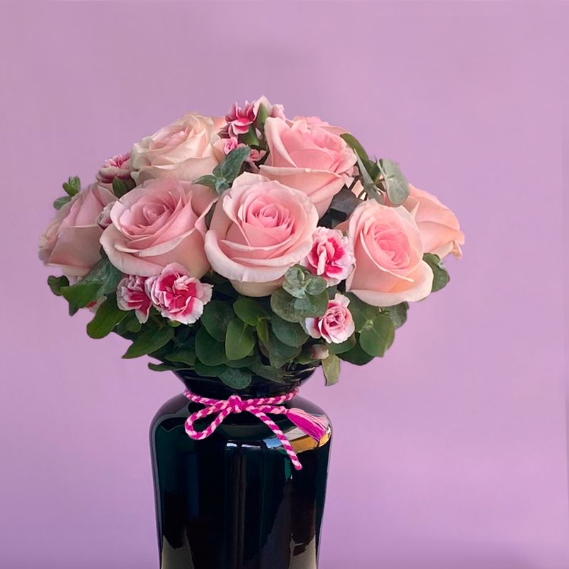 12 Rosas En Jarrón Negro