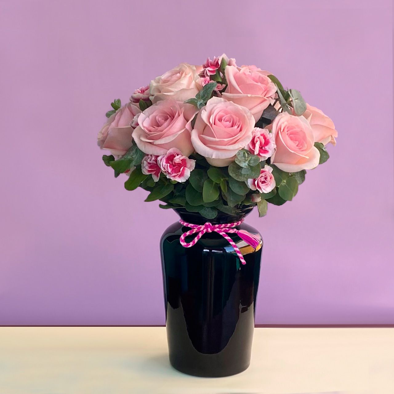 12 Rosas En Jarrón Negro
