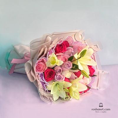 Ramo Lilies