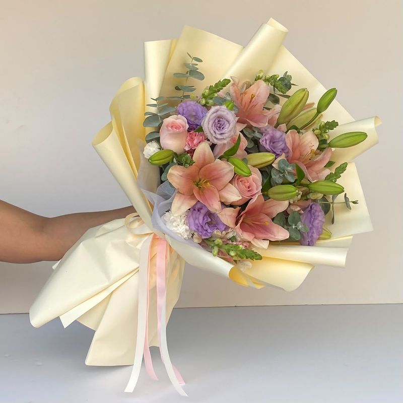ramo con lilies