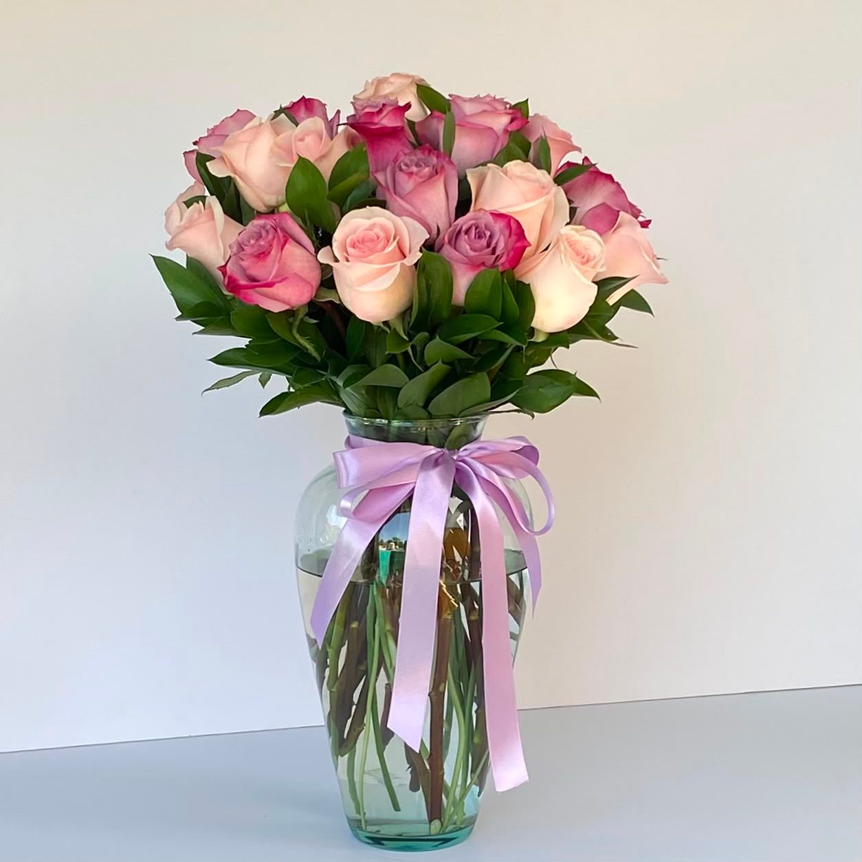 24 Rosas Rojas En Jarrón