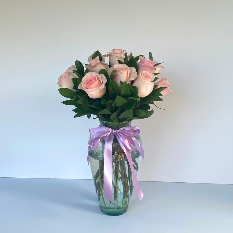 12 rosas rosadas