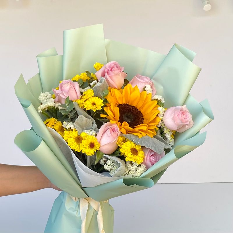 Ramo girasol y rosas