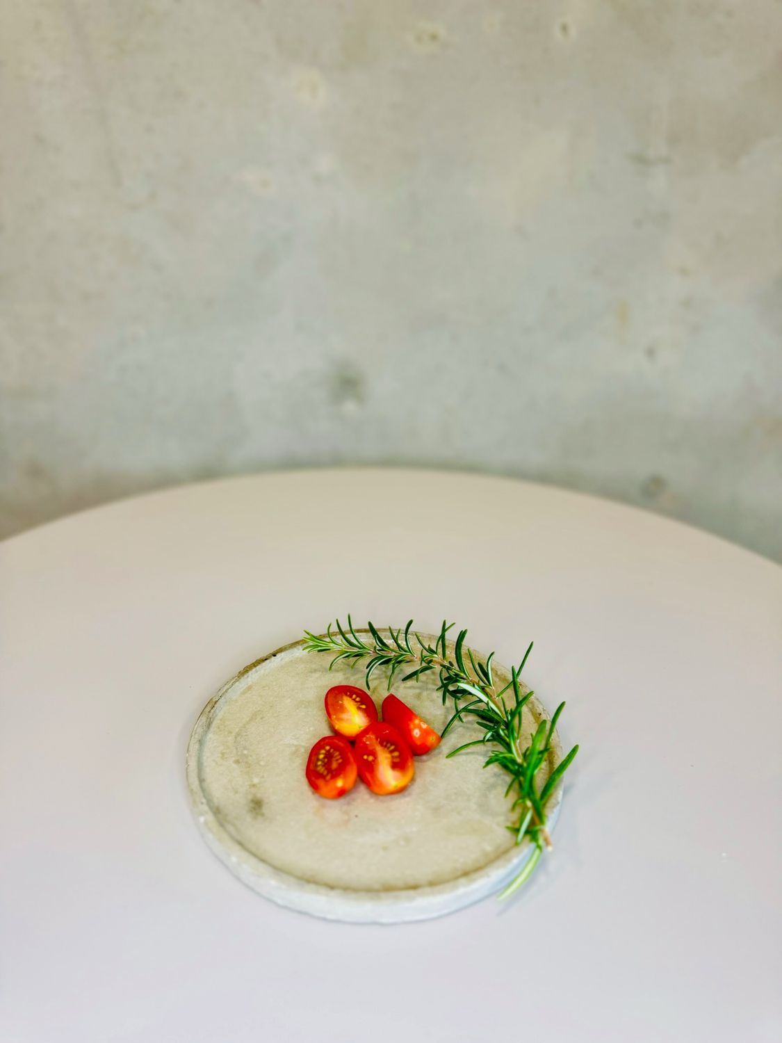 Beton Teller im glatten Design | rund - 16cm, Design: glattes Design, Print: Ohne Print, Farbe: Natur