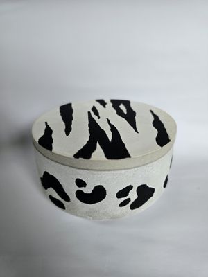 Beton Döschen im glatten Design | hell_Zebra - 10 cm