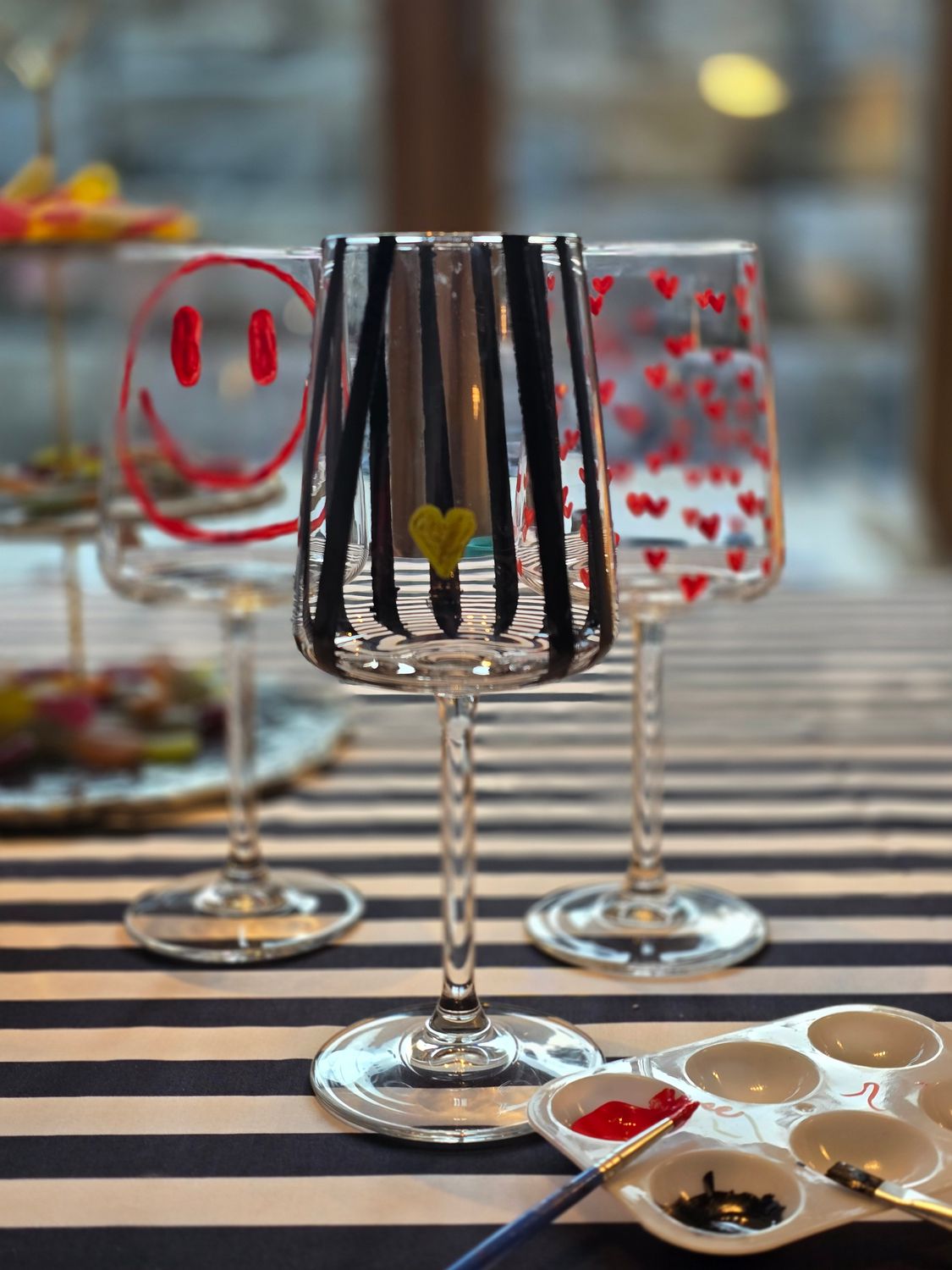 "Weinglas trifft Kunst" Gestalte das Statement Piece für dein Zuhause am 19.02.2026 ab 18:30 Uhr