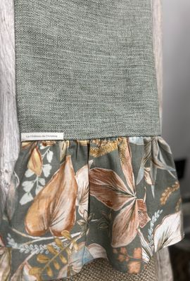 Chemin de table volant (44x52)