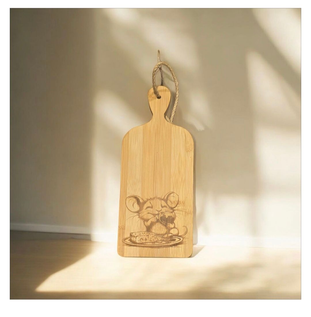 Small BAMBOO CHOPPING BOARD with mouse.