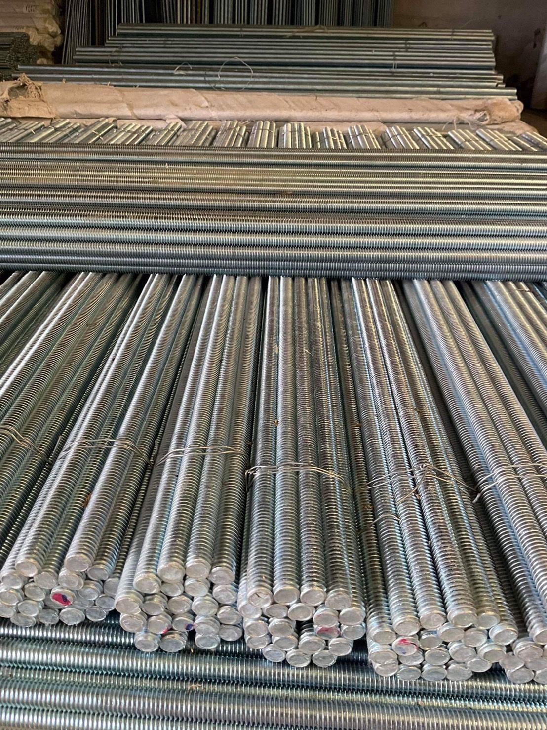 เหล็กเกลียวตลอด