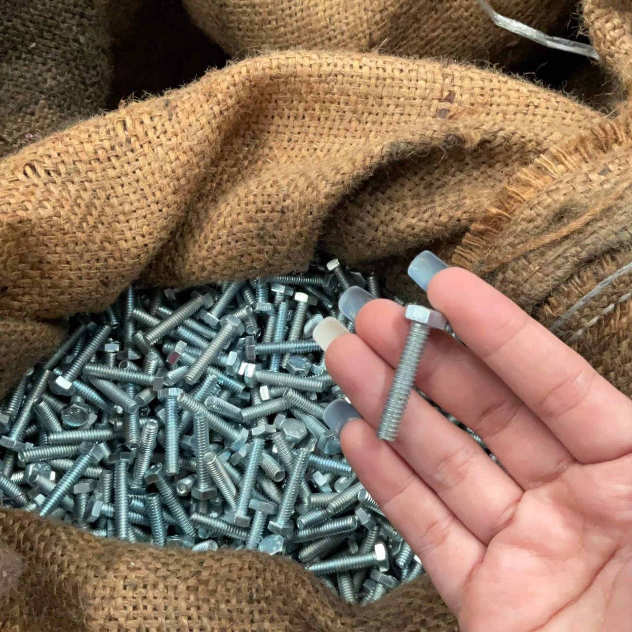 น็อตตัวผู้