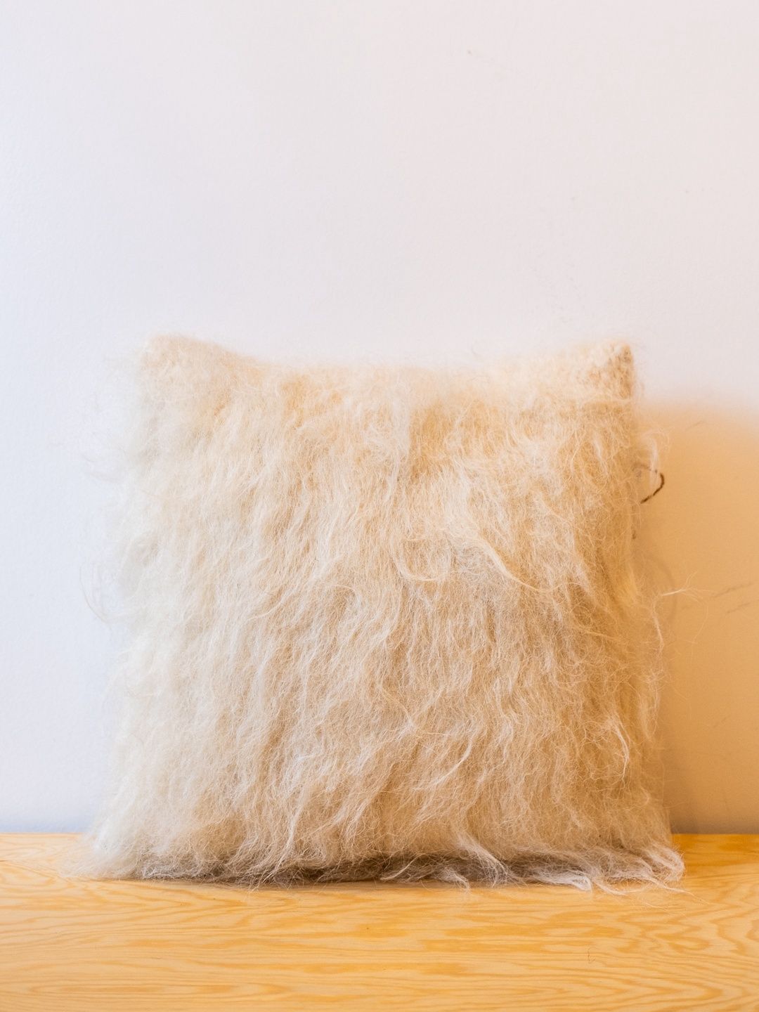Soft Fluffy Pillow 00040611810, Color: White