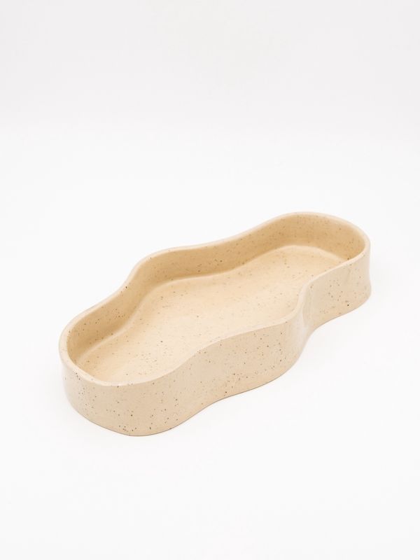 Wavy oval plate