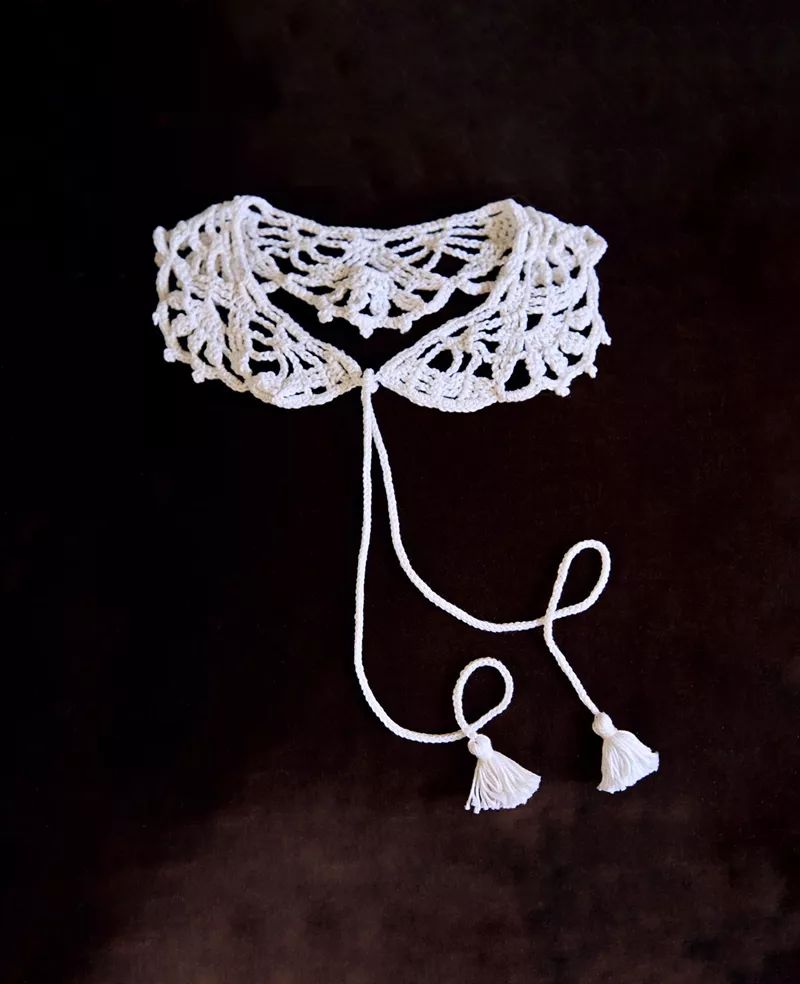 Handcrafted cotton collar