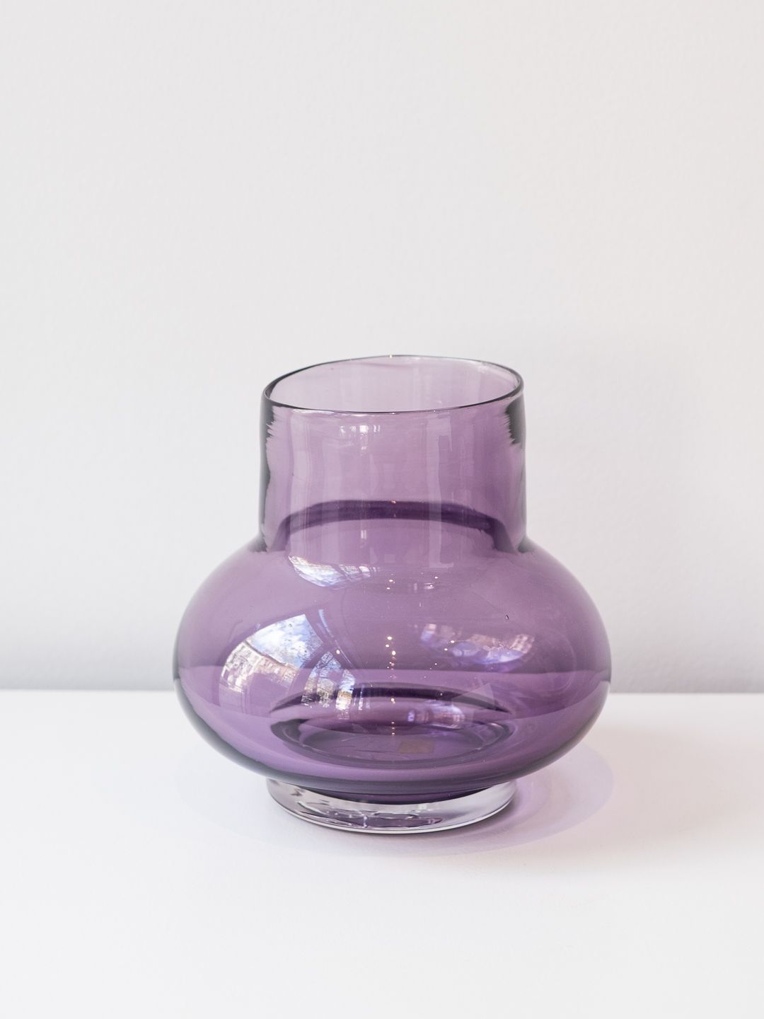 Vase purple